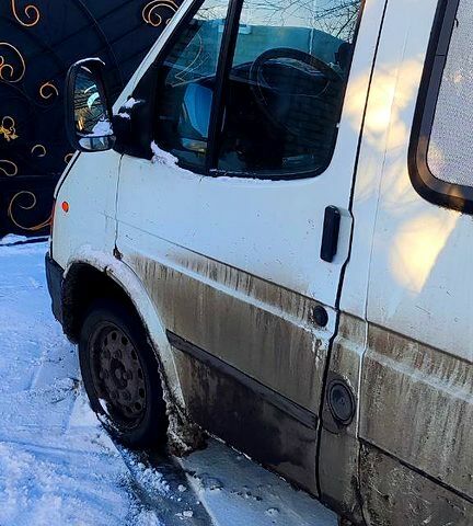 Белый Форд Транзит, объемом двигателя 2 л и пробегом 500 тыс. км за 3000 $, фото 1 на Automoto.ua