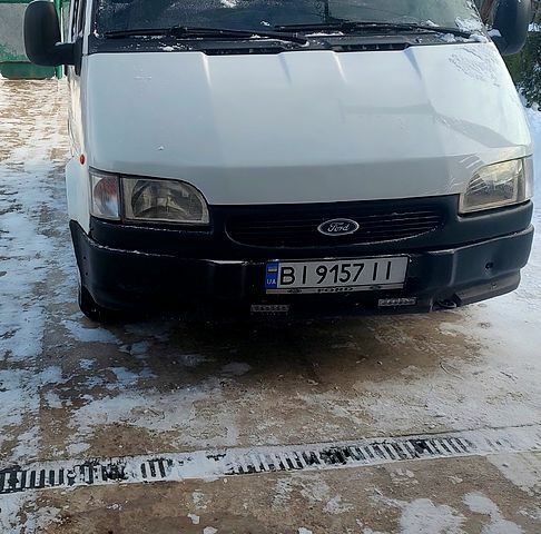 Белый Форд Транзит, объемом двигателя 2.5 л и пробегом 370 тыс. км за 3500 $, фото 1 на Automoto.ua