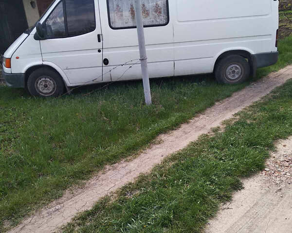 Белый Форд Транзит, объемом двигателя 0 л и пробегом 300 тыс. км за 3000 $, фото 1 на Automoto.ua