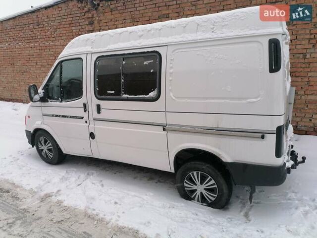 Белый Форд Транзит, объемом двигателя 2.5 л и пробегом 236 тыс. км за 3650 $, фото 1 на Automoto.ua
