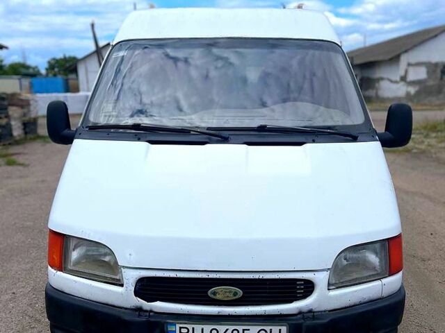 Белый Форд Транзит, объемом двигателя 2.5 л и пробегом 400 тыс. км за 1750 $, фото 1 на Automoto.ua