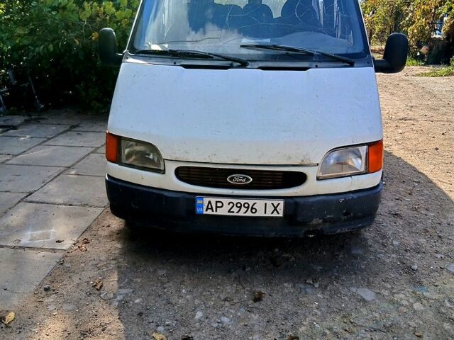 Белый Форд Транзит, объемом двигателя 2.5 л и пробегом 250 тыс. км за 3700 $, фото 1 на Automoto.ua