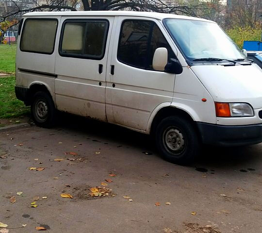 Белый Форд Транзит, объемом двигателя 2.5 л и пробегом 450 тыс. км за 2500 $, фото 1 на Automoto.ua