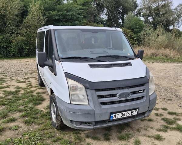 Белый Форд Транзит, объемом двигателя 2.4 л и пробегом 205 тыс. км за 6500 $, фото 1 на Automoto.ua