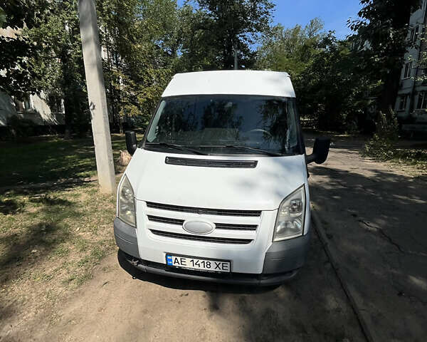 Білий Форд Транзит, об'ємом двигуна 2.2 л та пробігом 200 тис. км за 8000 $, фото 1 на Automoto.ua