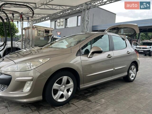Білий Форд Транзит, об'ємом двигуна 2.4 л та пробігом 325 тис. км за 5500 $, фото 1 на Automoto.ua