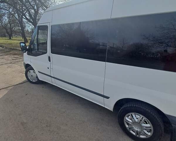 Білий Форд Транзит, об'ємом двигуна 2.2 л та пробігом 248 тис. км за 9999 $, фото 1 на Automoto.ua