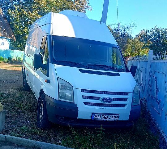 Білий Форд Транзит, об'ємом двигуна 2.2 л та пробігом 360 тис. км за 10000 $, фото 1 на Automoto.ua