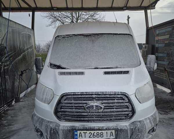Белый Форд Транзит, объемом двигателя 2.2 л и пробегом 325 тыс. км за 15200 $, фото 1 на Automoto.ua