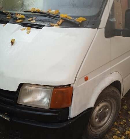 Бежевий Форд Транзит, об'ємом двигуна 2.5 л та пробігом 130 тис. км за 1800 $, фото 1 на Automoto.ua