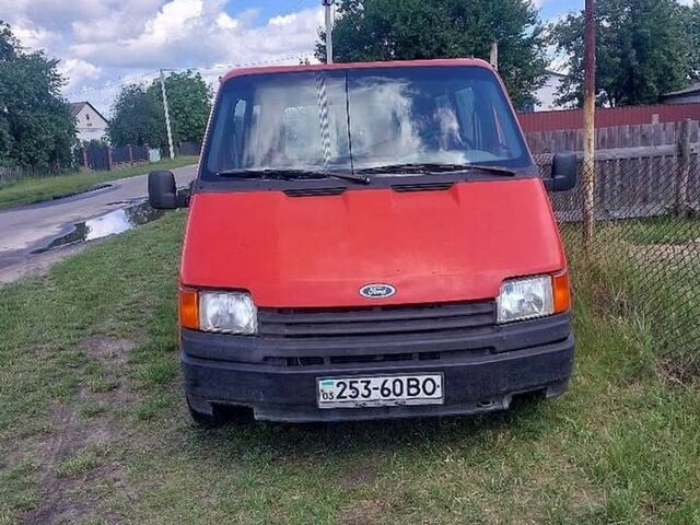 Червоний Форд Транзит, об'ємом двигуна 1.8 л та пробігом 959 тис. км за 700 $, фото 1 на Automoto.ua