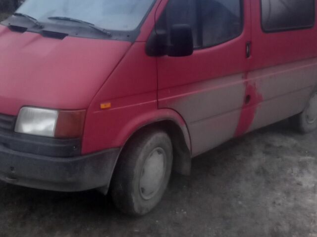 Красный Форд Транзит, объемом двигателя 2 л и пробегом 230 тыс. км за 2000 $, фото 1 на Automoto.ua