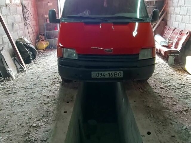 Красный Форд Транзит, объемом двигателя 0.25 л и пробегом 500 тыс. км за 1700 $, фото 1 на Automoto.ua