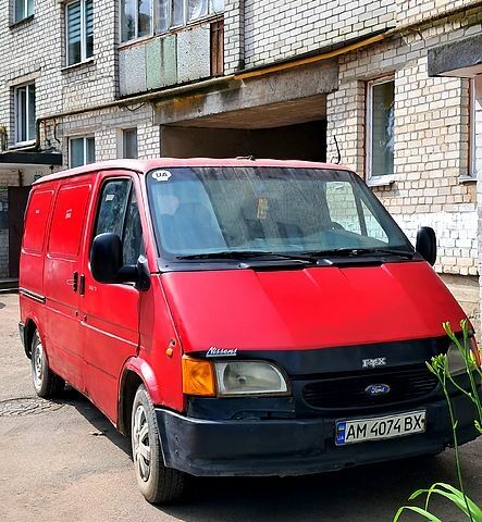 Красный Форд Транзит, объемом двигателя 2.5 л и пробегом 200 тыс. км за 1350 $, фото 1 на Automoto.ua