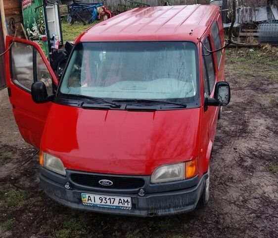 Красный Форд Транзит, объемом двигателя 2.5 л и пробегом 300 тыс. км за 1400 $, фото 1 на Automoto.ua