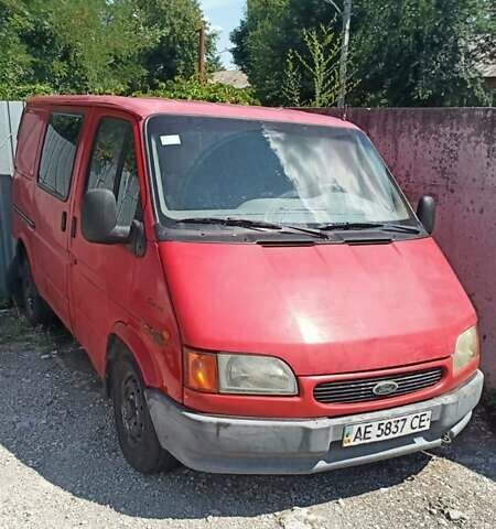 Красный Форд Транзит, объемом двигателя 2.5 л и пробегом 268 тыс. км за 3500 $, фото 1 на Automoto.ua