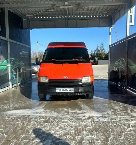 Красный Форд Транзит, объемом двигателя 2.5 л и пробегом 200 тыс. км за 1700 $, фото 1 на Automoto.ua