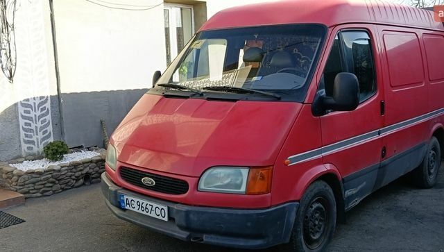 Червоний Форд Транзит, об'ємом двигуна 2.5 л та пробігом 300 тис. км за 2500 $, фото 1 на Automoto.ua