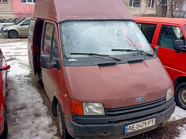 Червоний Форд Транзит, об'ємом двигуна 2.5 л та пробігом 120 тис. км за 2200 $, фото 1 на Automoto.ua