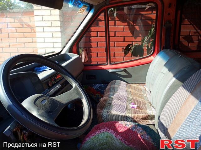 Червоний Форд Транзит, об'ємом двигуна 2.5 л та пробігом 550 тис. км за 1800 $, фото 1 на Automoto.ua