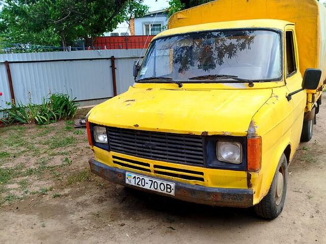 Форд Транзит, объемом двигателя 2 л и пробегом 500 тыс. км за 650 $, фото 1 на Automoto.ua