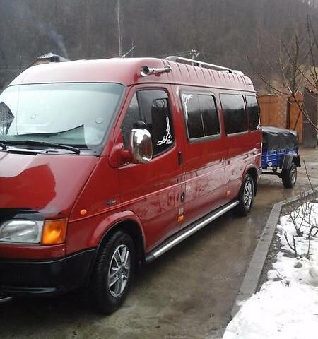 Красный Форд Транзит пасс., объемом двигателя 2.5 л и пробегом 610 тыс. км за 7000 $, фото 1 на Automoto.ua