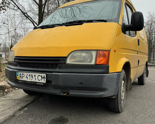 Желтый Форд Транзит, объемом двигателя 2.5 л и пробегом 622 тыс. км за 2300 $, фото 1 на Automoto.ua