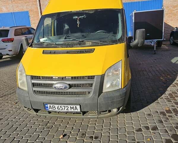 Желтый Форд Транзит, объемом двигателя 2.2 л и пробегом 400 тыс. км за 7400 $, фото 1 на Automoto.ua