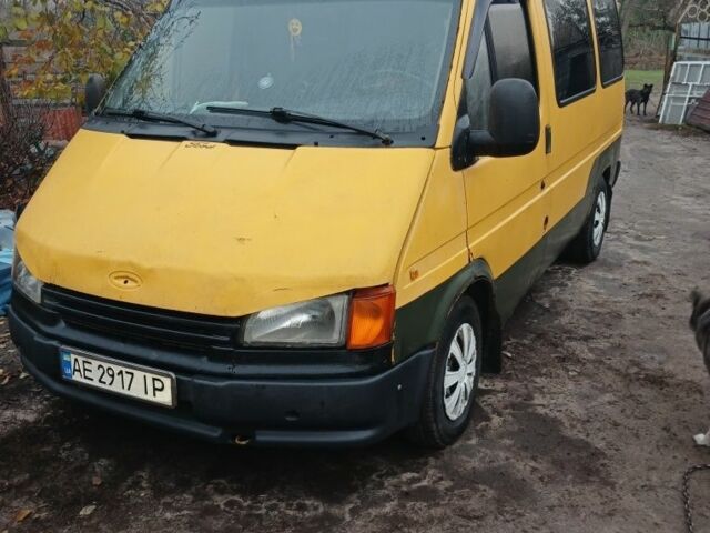 Желтый Форд Транзит, объемом двигателя 2.5 л и пробегом 35 тыс. км за 2000 $, фото 1 на Automoto.ua