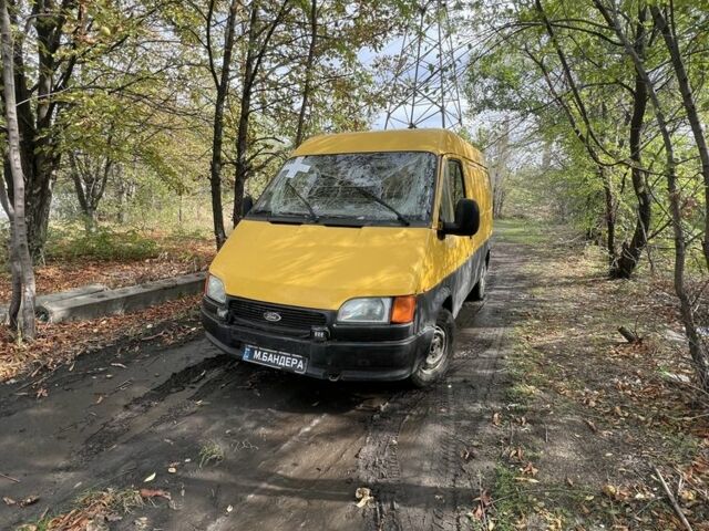 Желтый Форд Транзит, объемом двигателя 2.5 л и пробегом 212 тыс. км за 1200 $, фото 1 на Automoto.ua