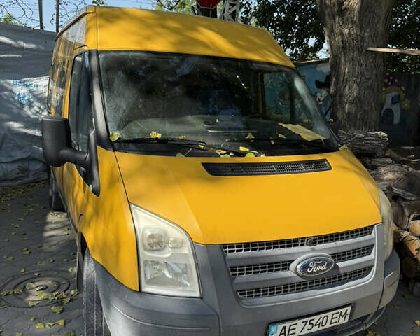 Желтый Форд Транзит, объемом двигателя 2.2 л и пробегом 270 тыс. км за 7500 $, фото 1 на Automoto.ua