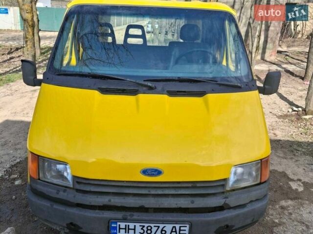 Желтый Форд Транзит, объемом двигателя 1.95 л и пробегом 100 тыс. км за 3000 $, фото 1 на Automoto.ua