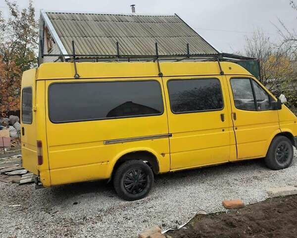 Желтый Форд Транзит, объемом двигателя 2.47 л и пробегом 50 тыс. км за 2500 $, фото 1 на Automoto.ua