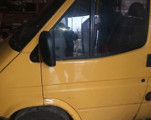Жовтий Форд Транзит, об'ємом двигуна 2.5 л та пробігом 300 тис. км за 1150 $, фото 1 на Automoto.ua