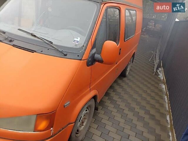 Желтый Форд Транзит, объемом двигателя 2.5 л и пробегом 330 тыс. км за 1864 $, фото 1 на Automoto.ua