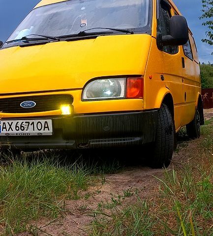 Жовтий Форд Транзит, об'ємом двигуна 2.5 л та пробігом 0 тис. км за 3200 $, фото 1 на Automoto.ua