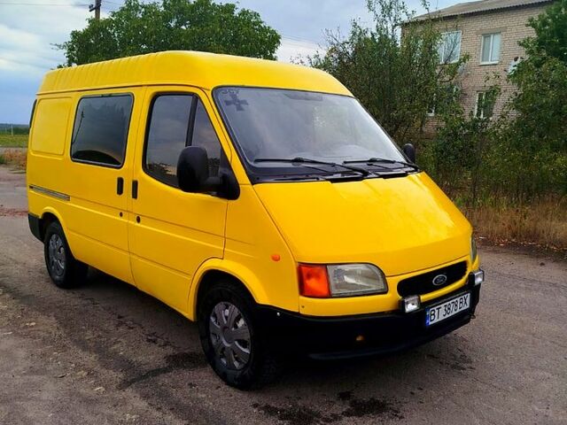Желтый Форд Транзит, объемом двигателя 2.5 л и пробегом 100 тыс. км за 3530 $, фото 1 на Automoto.ua