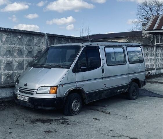 Серый Форд Транзит, объемом двигателя 2.5 л и пробегом 342 тыс. км за 1000 $, фото 1 на Automoto.ua