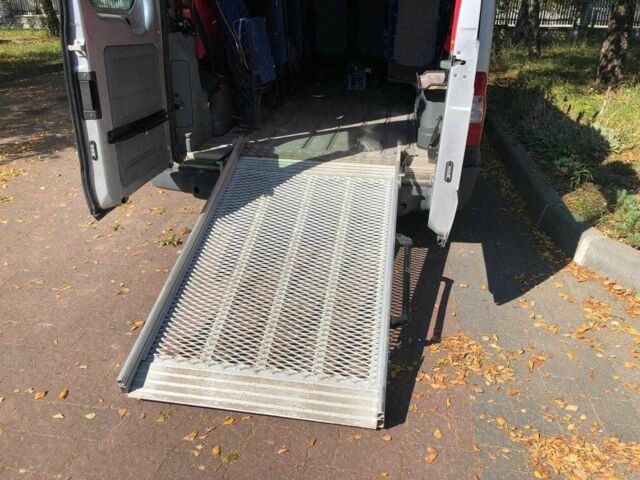 Сірий Форд Транзит, об'ємом двигуна 2.2 л та пробігом 240 тис. км за 8500 $, фото 1 на Automoto.ua