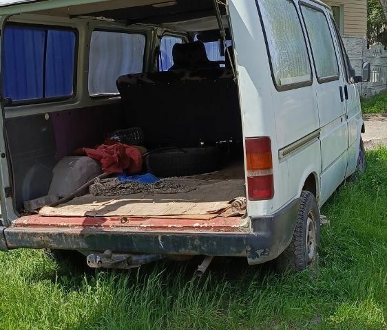 Сірий Форд Транзит, об'ємом двигуна 0 л та пробігом 300 тис. км за 1100 $, фото 1 на Automoto.ua