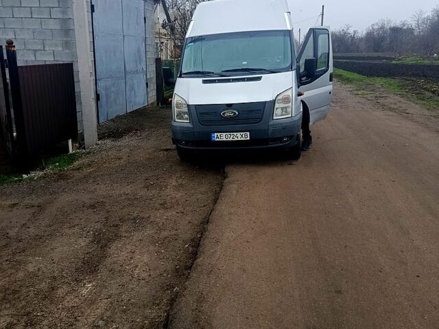 Сірий Форд Транзит, об'ємом двигуна 2.4 л та пробігом 627 тис. км за 8500 $, фото 1 на Automoto.ua