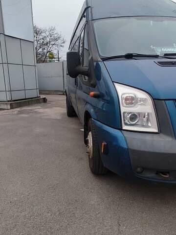 Синий Форд Транзит, объемом двигателя 3.2 л и пробегом 787 тыс. км за 12000 $, фото 1 на Automoto.ua