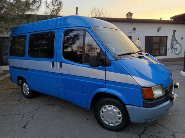 Синий Форд Транзит, объемом двигателя 0 л и пробегом 250 тыс. км за 1550 $, фото 1 на Automoto.ua