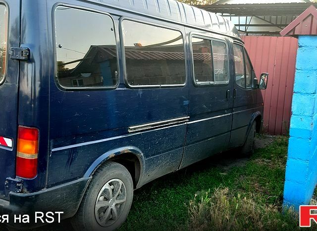 Синий Форд Транзит, объемом двигателя 2.5 л и пробегом 258 тыс. км за 3000 $, фото 1 на Automoto.ua