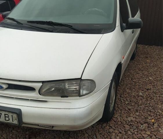 Белый Форд Виндстар, объемом двигателя 3 л и пробегом 491 тыс. км за 2300 $, фото 1 на Automoto.ua