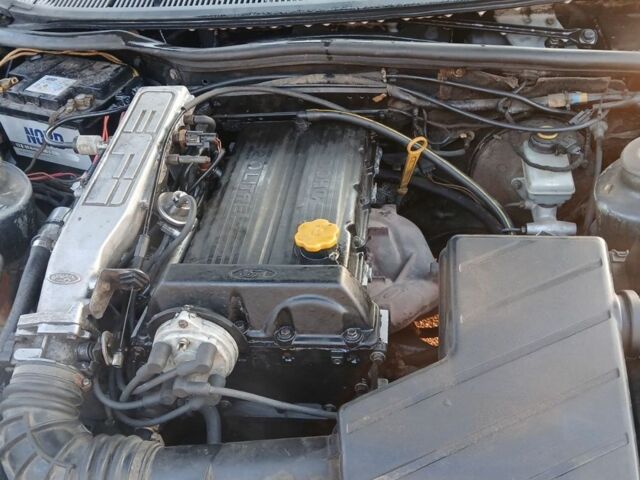 Серый Форд Виндстар, объемом двигателя 2 л и пробегом 2 тыс. км за 1500 $, фото 1 на Automoto.ua