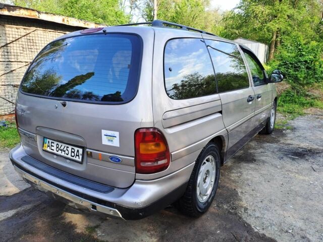 Сірий Форд Віндстар, об'ємом двигуна 3.8 л та пробігом 150 тис. км за 2400 $, фото 1 на Automoto.ua