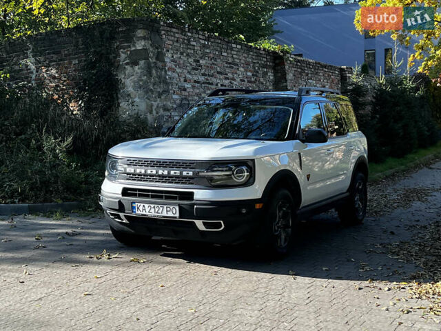 Белый Форд Bronco Sport, объемом двигателя 2 л и пробегом 158 тыс. км за 28800 $, фото 1 на Automoto.ua