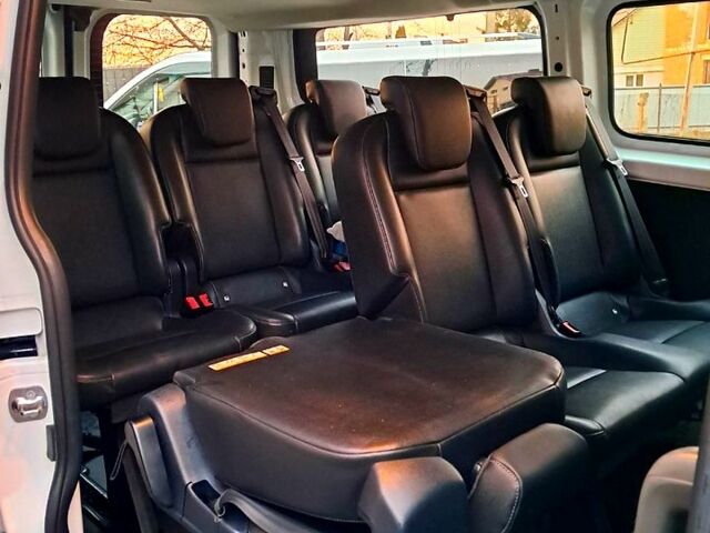 Белый Форд Custom, объемом двигателя 2 л и пробегом 125 тыс. км за 34000 $, фото 1 на Automoto.ua