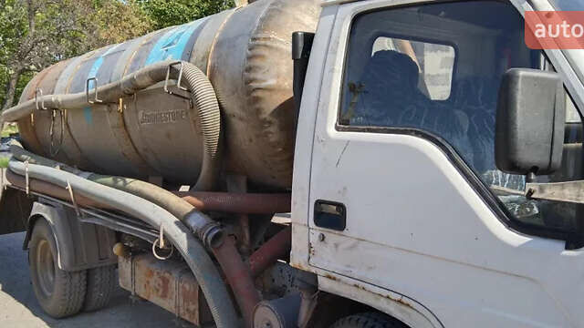 Белый Фотон БЖ, объемом двигателя 3.71 л и пробегом 180 тыс. км за 8500 $, фото 1 на Automoto.ua